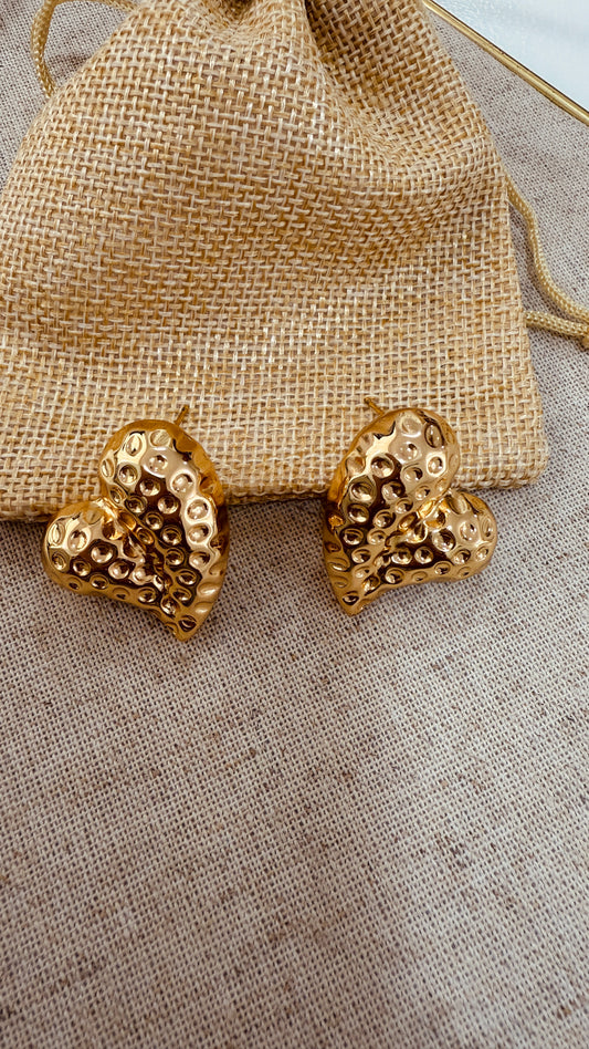 Aretes corazón troquelado