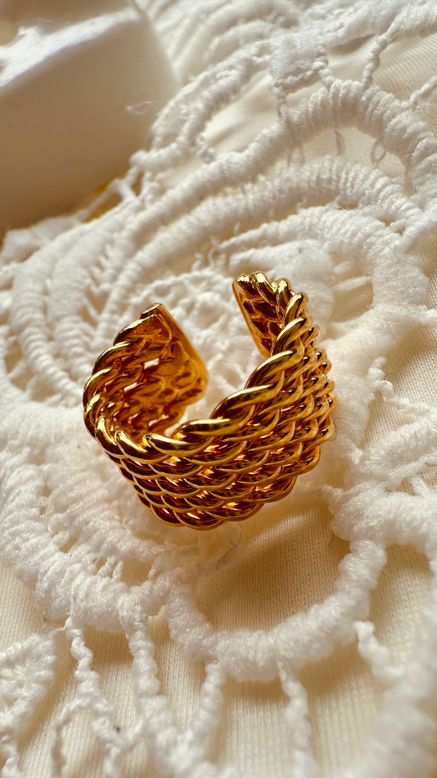 Earcuff
