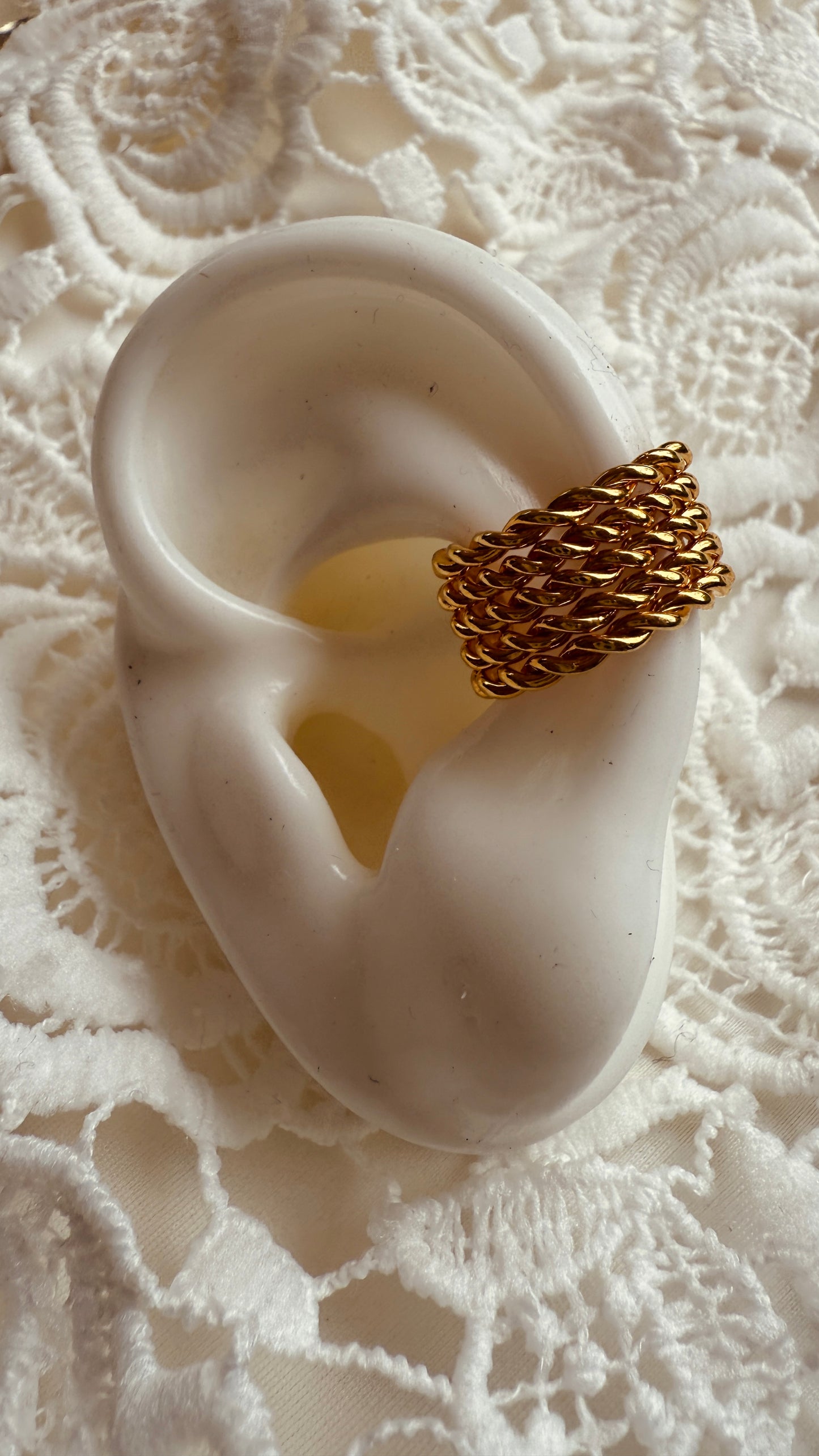 Earcuff