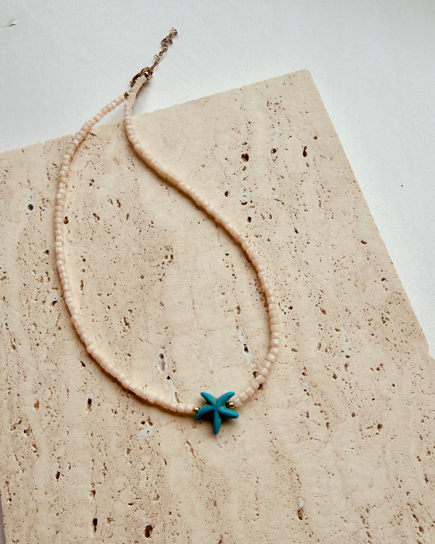Gargantilla estrella turquesa