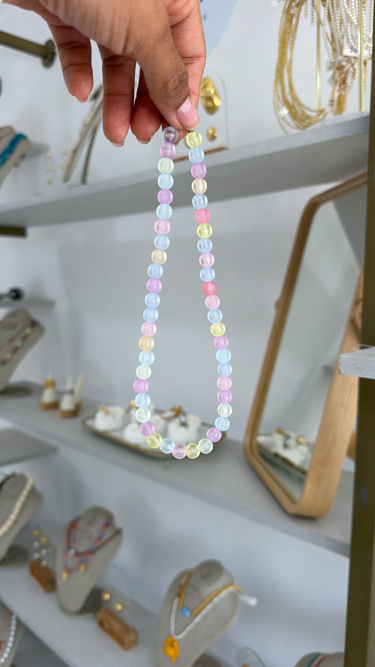 Collar traslúcido