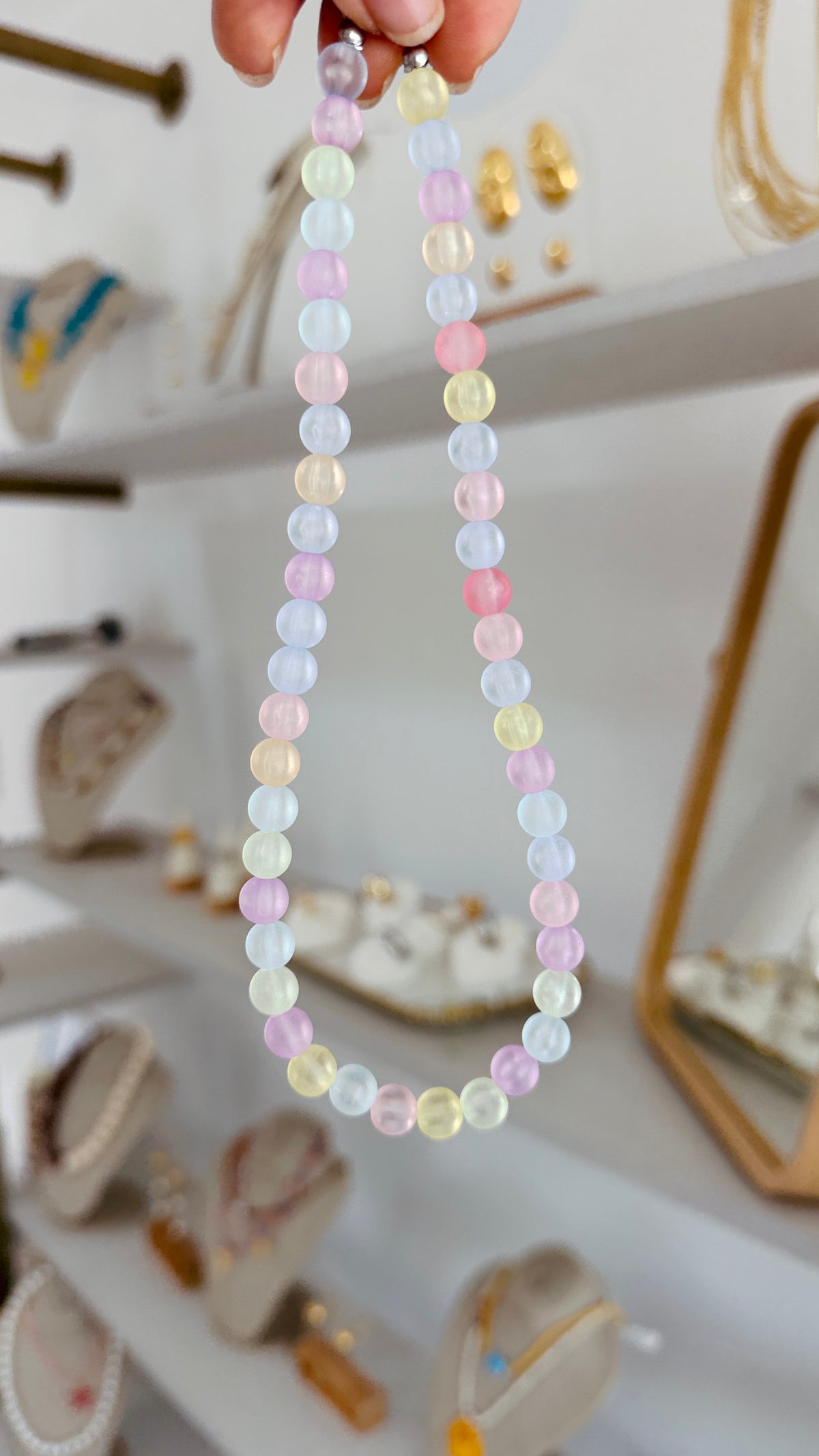 Collar traslúcido