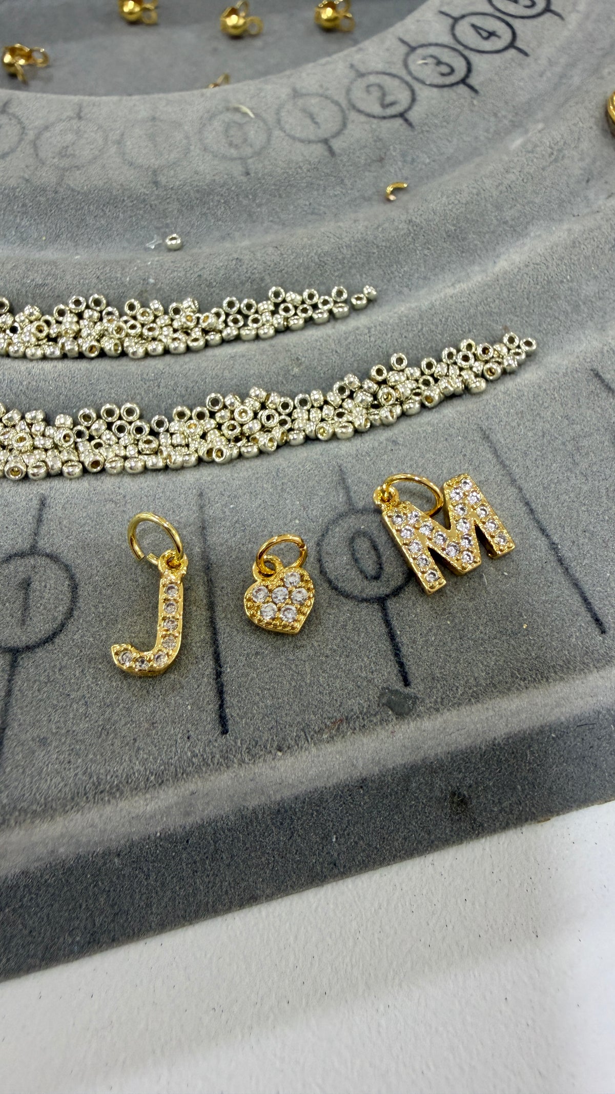 Collar Microcircones